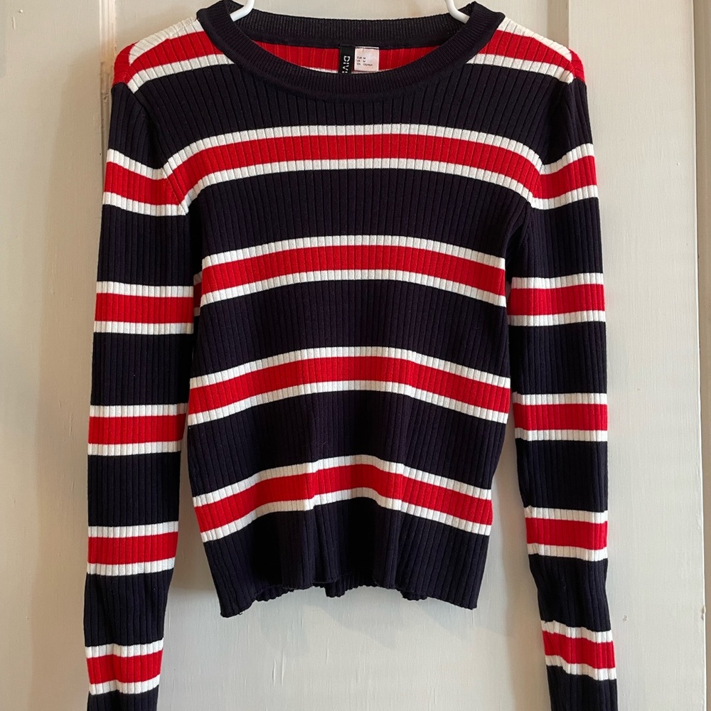 Divided long sleeve striped sweater